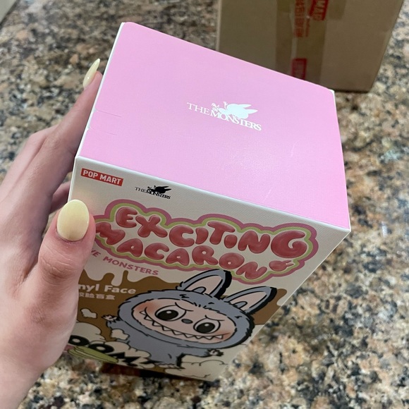 Authentic & New THE MONSTERS EXCITING MACARON SERIES- Labubu (SEASALT COCONUT) - Picture 5 of 9